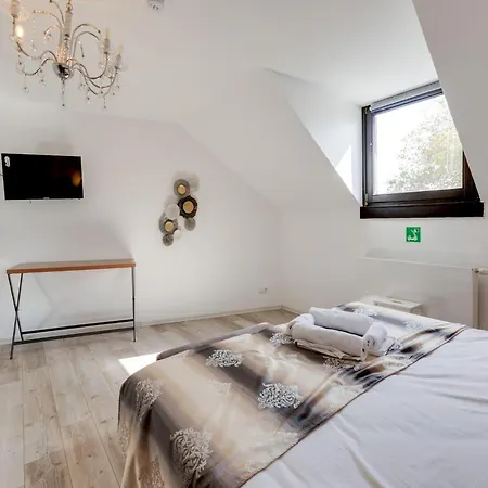 Urban Retreat, Cleaning Included 아파트 *