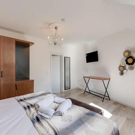 Urban Retreat, Cleaning Included * 오버하우젠
